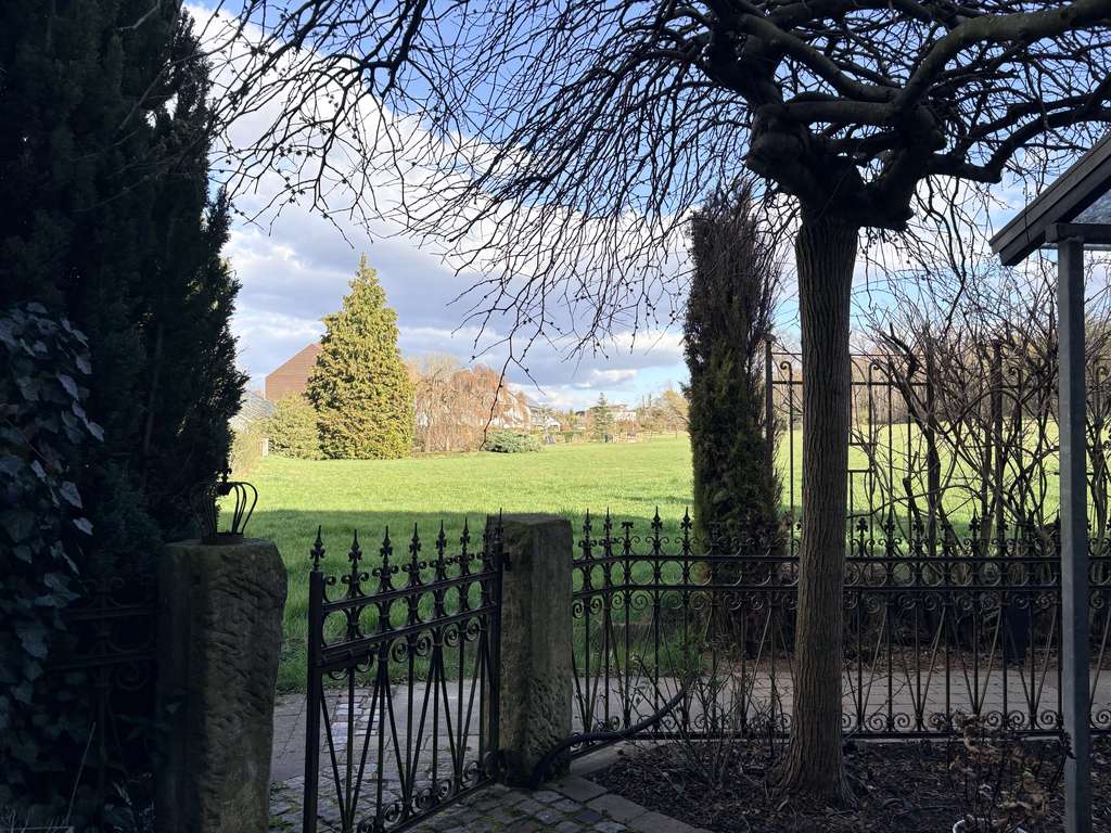 Immobilie in Neuhausen auf den Fildern - Schönes Reihenhaus in exklusiver, ruhiger Lage mit Erbbaurecht - Bild 0