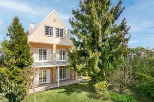 Großzügiges Wohngefühl: Einfamilienhaus mit Traumgarten zur Neugestaltung