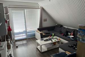 Stilvolle 3-Zimmer-Dachgeschosswohnung mit großem Balkon und EBK in Hamburg – Reetkükenweg 22, 21147 Hausbruch, Hamburg – Vorschaubild 19