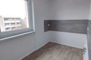 3 Raum Wohnung mit Balkon...