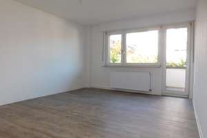 Sehr schöne 3-Zimmerwohnung zentral gelegen mit Balkon und Vinylboden... – Hochfelder Str. 120, 47809 Oppum, Krefeld – Vorschaubild 2