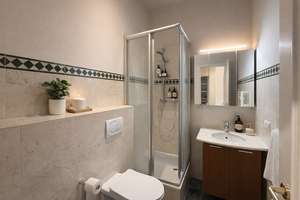 Exklusive 6-Zimmer-Altbauwohnung im Westend-Nord mit zwei Balkonen - bezugsfrei – 60322 Westend-Nord, Frankfurt am Main – Vorschaubild 17