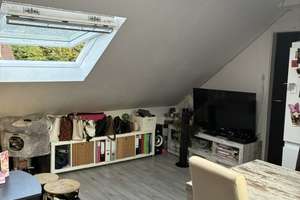 Dachgeschosswohnung zu vermieten