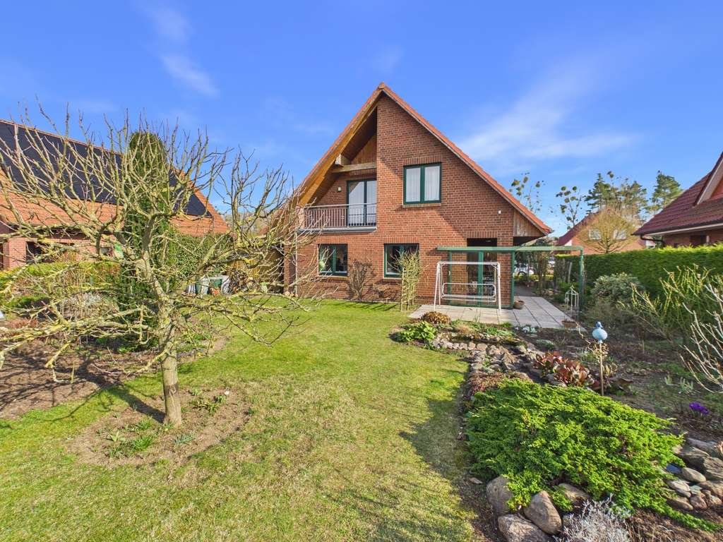 Immobilie in Pinnow - Ihr Platz zum Ankommen: Familienfreundliches Wohnen auf gepflegtem Grundstück - Bild 0