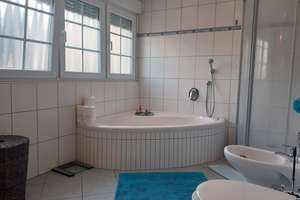 Traumvilla mit Aussicht! Großzügige EG-Wohnung mit Terrasse und Stellplatz – Unterhölterfelder Straße 12, 42857 Hölterfeld, Remscheid – Vorschaubild 10