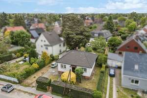 Bungalow mit Potenzial auf großem Grundstück – Sanierungsobjekt mit Zukunft!