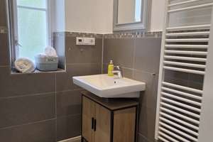 Exquisite & Newly Renovated 2-Room Apartment in the Heart of Berlin-Mitte – Linien 118, 10115 Mitte (Ortsteil), Berlin – Vorschaubild 7