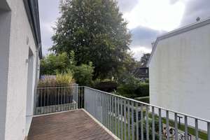 Geschmackvolle 3-Raum-Terrassenwohnung mit gehobener Innenausstattung mit EBK in Hamburg Schnelsen