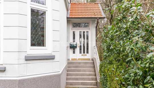 Bild von + 3 WE (2 frei + 1 verm.) mit Potential in Jugendstilhaus