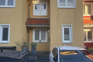     Wohnen im Grünen: Renoviertes Reihenmittelhaus nahe Berlin
