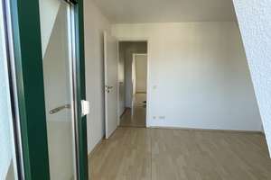 Charmante Dachgeschoss-Wohnung mit Balkon in Löbtau – Zwei Zimmer, ruhige Lage – Gohliser Straße 14, 1159 Löbtau-Nord, Dresden – Vorschaubild 4