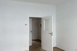 1-Zimmer-Apartment- frisch renoviert – 40472 Oberbilk, Düsseldorf – Vorschaubild 2