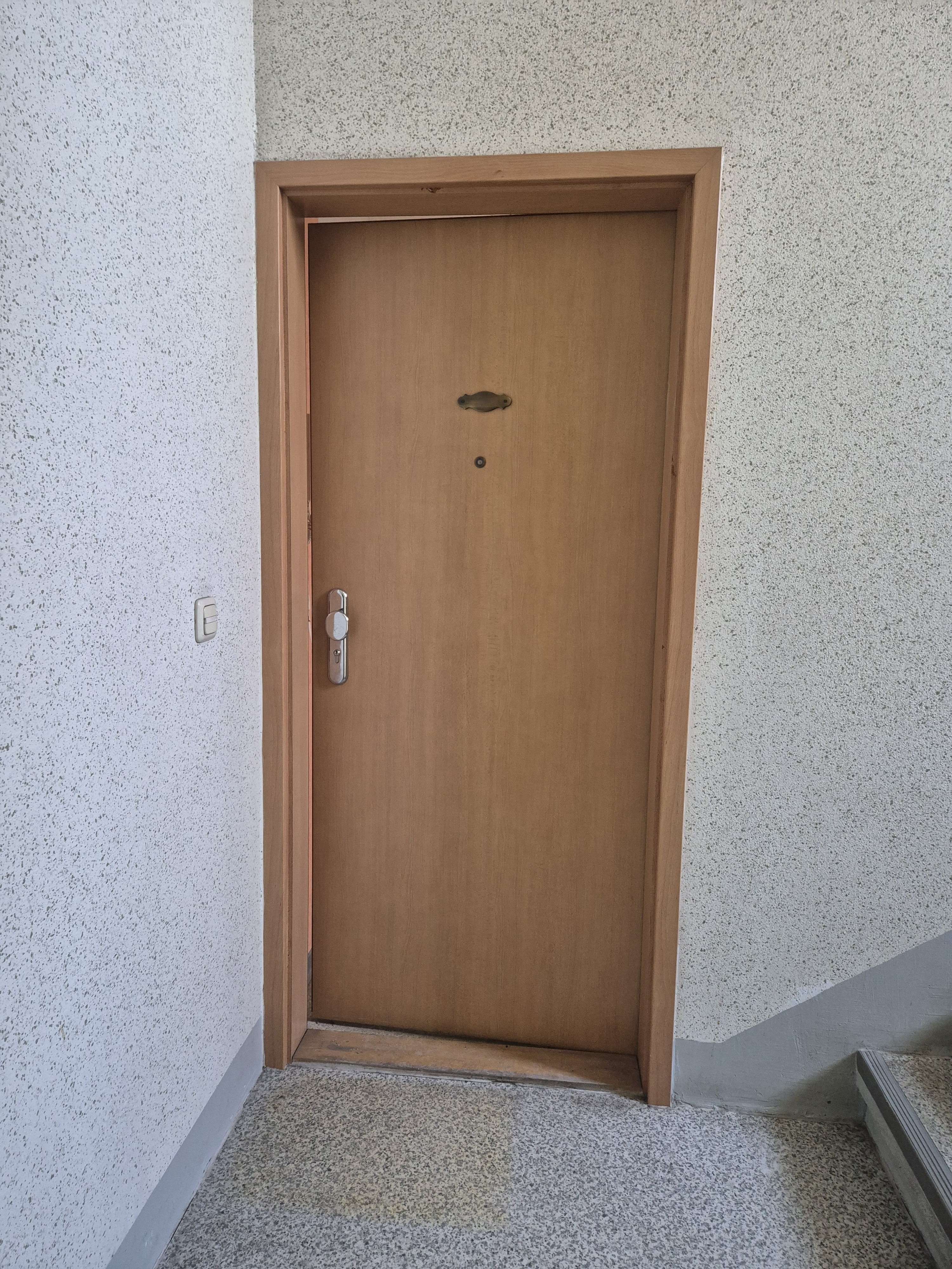 +++ Sanierungsobjekt mit Potenzial: WG-geeignete 3-Raum-Wohnung mit Balkon in Dresden-Pieschen +++, Dresden – Bild 3