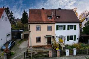 Charmante Doppelhaushälfte mit großem Garten in Top-Lage von Nürnberg