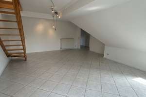 Erstbezug nach Modernisierung | 3-Zi.-DG | 109 m² | Spitzboden | Balkon | 2 Stellplätze