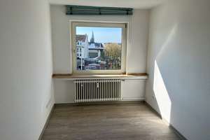 Zentrale 3,5 Zimmerwohnung mit Wintergarten Bochum-Wattenscheid am August-Bebel-Platz – Die vollständige Adresse der Immobilie erhältst du vom Anbieter., 44866 Wattenscheid-Mitte, Bochum – Vorschaubild 2