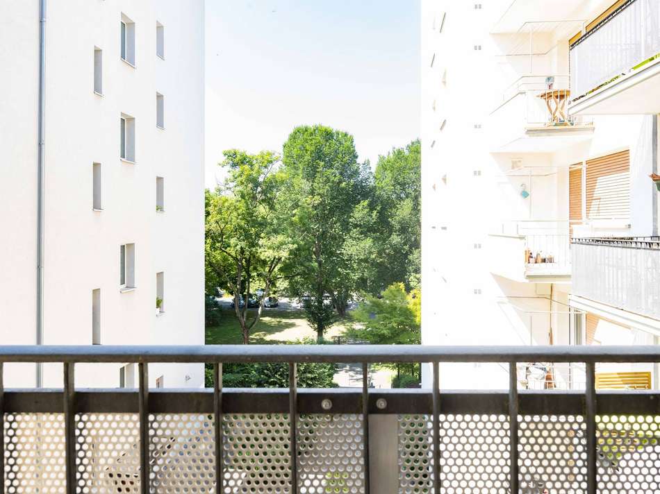 Balkon mit Rheinblick