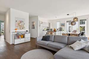 Moderne und lichtdurchflutete 4-Zimmer-Wohnung mit großem Balkon – Die vollständige Adresse der Immobilie erhältst du vom Anbieter., 40235 Flingern Nord, Düsseldorf – Vorschaubild 4