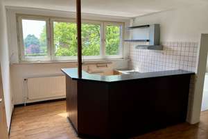 2 1/2 Raum, Helle Dachgeschoss 2 1/2 R. Wohnung in ruhiger Lage. – Die vollständige Adresse der Immobilie erhältst du vom Anbieter., 46119 Osterfeld-Ost, Oberhausen – Vorschaubild 2