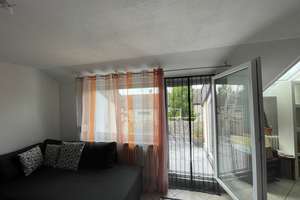 Gepflegte 2-Zimmer Dachgeschosswohnung in Stuttgart-Plieningen – Riedgrasweg 65, 70599 Plieningen (Ortsteil), Stuttgart – Vorschaubild 1