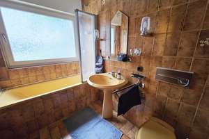 Besonderes Wohngefühl im Split-Level-Stil. Freistehendes Einfamilienhaus mit Einliegerwohnung in ruh – Die vollständige Adresse der Immobilie erhältst du vom Anbieter., 42651 Solingen-Mitte, Solingen – Vorschaubild 28