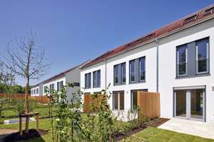 "Gartenfeeling genießen" - Exklusives Familien-Reiheneckhaus mit Charme - ERSTBEZUG – Lohwiesenweg 2, 85774 Unterföhring – Vorschaubild 2
