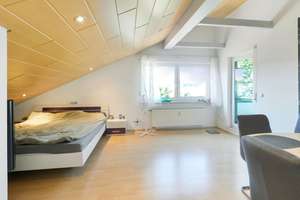 Attraktive 2-Zimmer-Dachgeschosswohnung mit Balkon und Stellplatz in begehrter Lage von Leingarten – Die vollständige Adresse der Immobilie erhältst du vom Anbieter., 74211 Leingarten – Vorschaubild 3