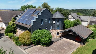 Architektenhaus mit beeindruckender Galerie, Massivbauweise und zukunftsorientiertem Energiekonzept