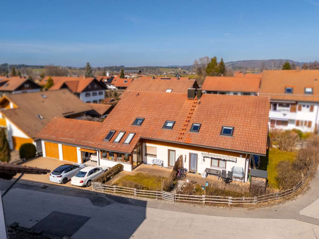 Immobilie in Betzigau - Gemütliche 3-Zimmer-Dachgeschosswohnung mit Kamin, Balkon und Garage in Betzigau - Bild 3