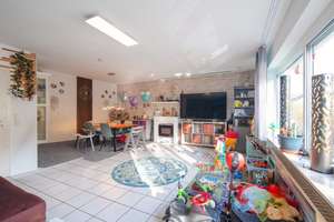 Gepflegtes Reihenmittelhaus*Garten*Balkon*Garage – Die vollständige Adresse der Immobilie erhältst du vom Anbieter., 61389 Schmitten – Vorschaubild 5