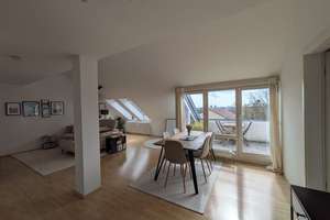 Tolle 2,5-Zimmer-DG-Wohnung mit Ausblick
