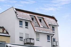 Charmante Dachgeschoss-Wohnung mit Loggia und Tiefgaragen-Stellplatz – Die vollständige Adresse der Immobilie erhältst du vom Anbieter., 4357 Mockau-Süd, Leipzig – Vorschaubild 1