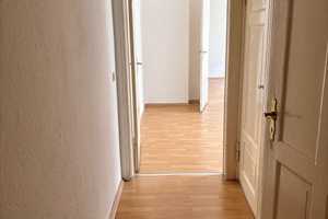 Freundliche und sanierte 2-Raum-Wohnung mit Balkon in Magdeburg – Stolzestr. 11, 39108 Magdeburg – Vorschaubild 2