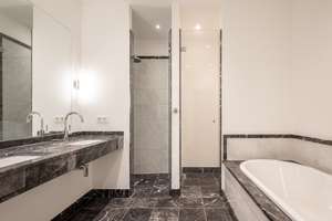Df.-Oberkassel: Elegante 4 1/2-Raum-Wohnung  mit großer Gartenterrasse und schönem Parkblick – Die vollständige Adresse der Immobilie erhältst du vom Anbieter., 40545 Oberkassel, Düsseldorf – Vorschaubild 8