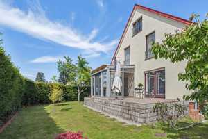 Charmantes Einfamilienhaus mit Wintergarten und sonniger Terrasse – Berlin – Vorschaubild 1