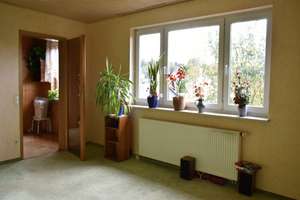 Gemütliche 4-Zi-Doppelhaushälfte mit schönem Garten & Carport im Ortsteil von Bad Liebenstein! – Die vollständige Adresse der Immobilie erhältst du vom Anbieter., 36448 Schweina – Vorschaubild 2
