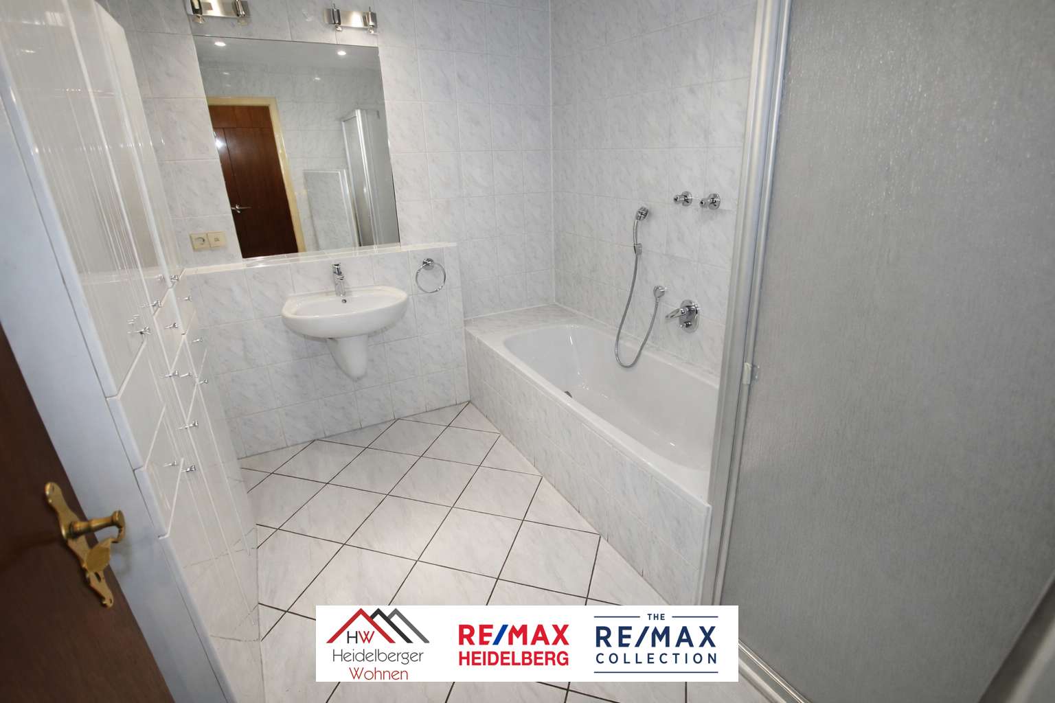 Immobilie in Neulußheim - Freies Zwei- bis Dreifamilienhaus mit Garten, Balkon und Garage in familienfreundlicher Lage - Bild 3