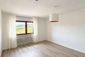 Eigentumswohnung von PRIVAT Großzügige 4-Zimmer-Wohnung in Olewig mit Balkon, Garage und Stellplatz – 54295 Olewig, Trier – Vorschaubild 12