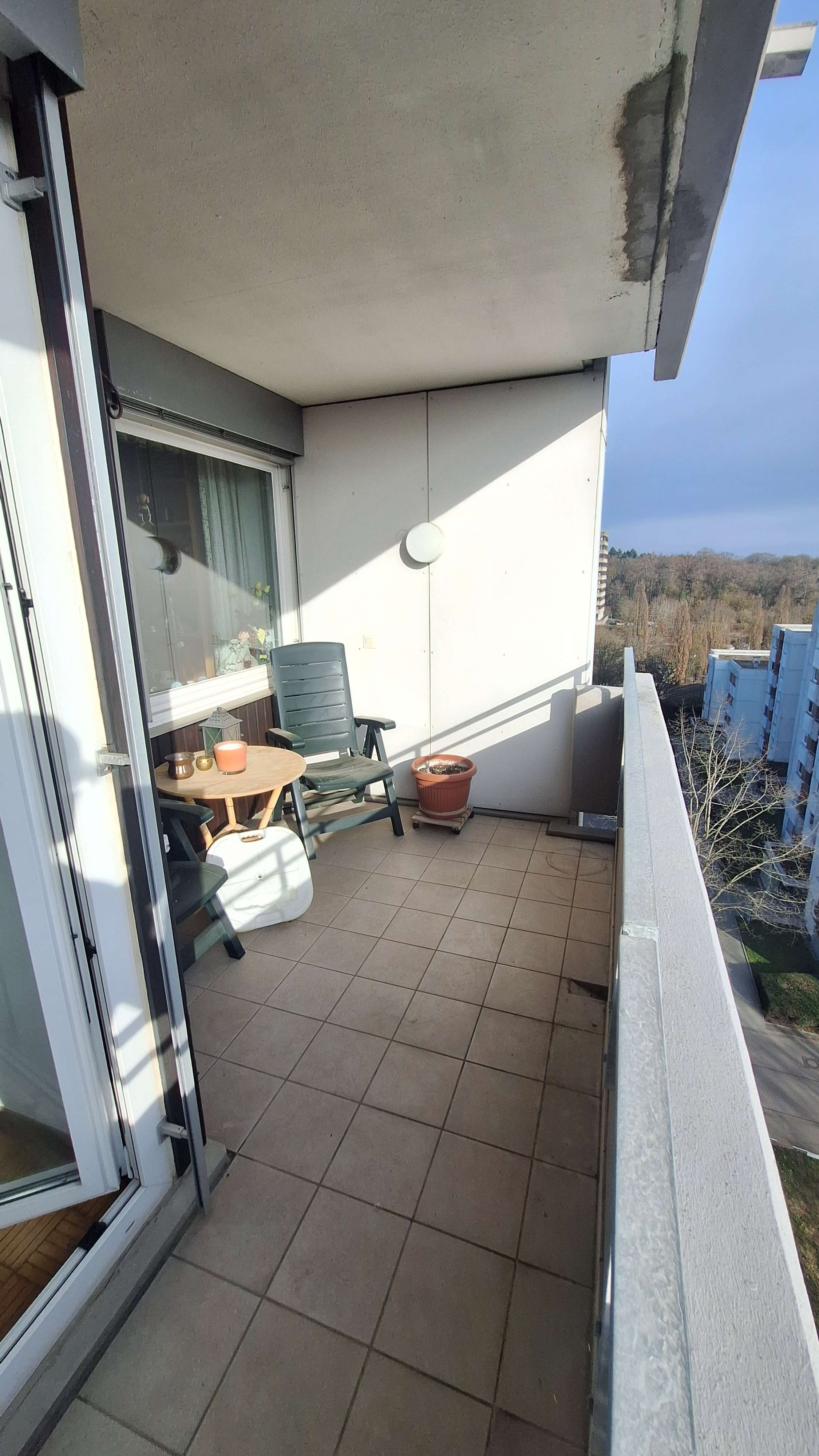 Wohnung mit Weitblick! Schöne 2,5 - 3,5 Zimmerwohnung in Stuttgart-Möhringen!, Stuttgart – Bild 2