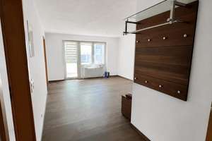 Gepflegte 2-Zimmer-Wohnung mit Balkon, TG-Stellplatz und Blick ins Grüne