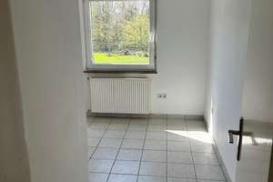 Provisionsfreie 2-Raum-Wohnung mit Aussicht in Bergisch-Neukirchen – Die vollständige Adresse der Immobilie erhältst du vom Anbieter., 51381 Bergisch Neukirchen, Leverkusen – Vorschaubild 2