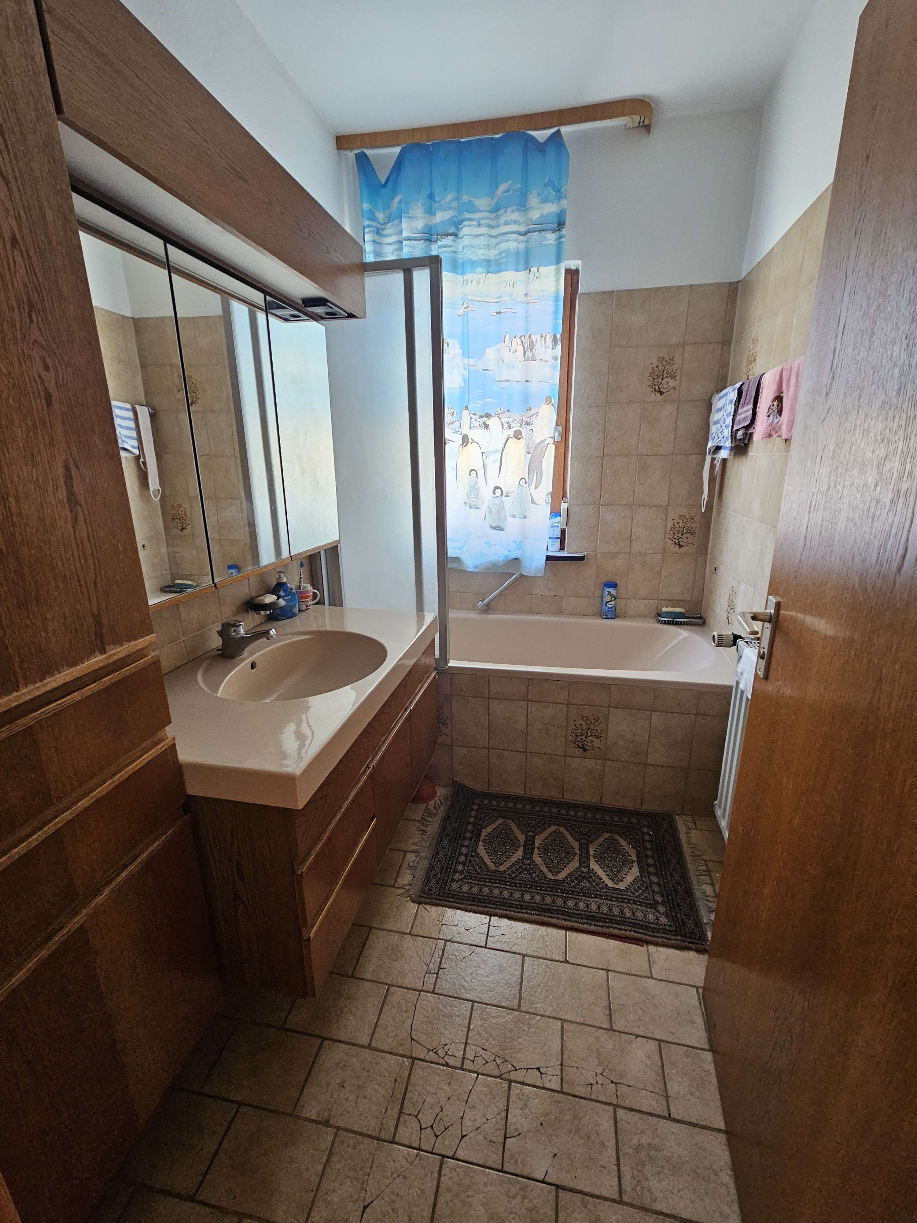 Immobilie in Sonnenbühl - Großzügiges 3 Familienhaus oder Areal mit Entwicklungspotenzial und Mischnutzung - Bild 3