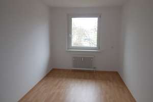Renovierte 3-Zimmer-Wohnung mit großem Balkon! – Hans-Böckler-Ring 26, 38228 Lebenstedt, Salzgitter – Vorschaubild 2