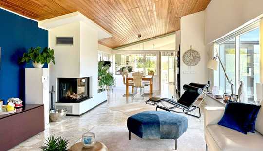 Bild von Premium-Immobilie in Toplage! Elegantes Schmied-Haus mit Indoor-Pool und unverbaubarem Grünblick