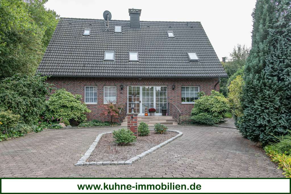 Viel Platz für Familie & Investment – Zweifamilienhaus mit vermieteter Etage