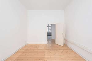 Großzügige 4-Zimmer-Wohnung mit Balkon - vermietete Kapitalanlage im Altbau – Brauhofstraße 16, 10587 Charlottenburg, Berlin – Vorschaubild 4