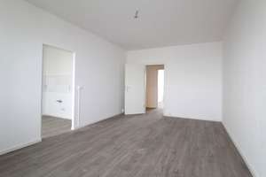 Ab 01.05. bezugsfertig! Frisch renovierte 3 Zimmer mit Ausblick * Südbalkon * Aufzug!  – Zingster Straße 22, 4207 Lausen-Grünau, Leipzig – Vorschaubild 2