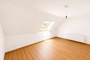 **Schicke, hochwertig ren. DHH mit toller EBK, schönem Garten u. Garage, Hallbergmoos (S8)** – Die vollständige Adresse der Immobilie erhältst du vom Anbieter., 85399 Hallbergmoos – Vorschaubild 7