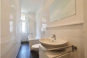 BEGEHRTER ALTBAU-CHARME - BELIEBTE  LAGE NAHE LIETZENSEE - HOLZDIELEN, FISCHGRÄTPARKETT & STUCK – Fredericiastr. 4a__, 14059 Westend, Berlin – Vorschaubild 8