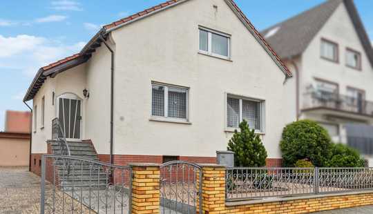 Bild von Familienfreundliches Einfamilienhaus auf großem Grundstück in begehrter Wohnlage von Wixhausen